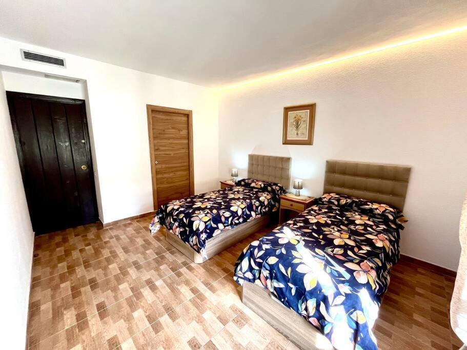 Puerto Banus -4 8 Persons - Parking - At 100m Apartment
