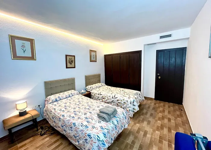 Puerto Banus -4 Till 8 Persons - Parking - Beach At 100M
