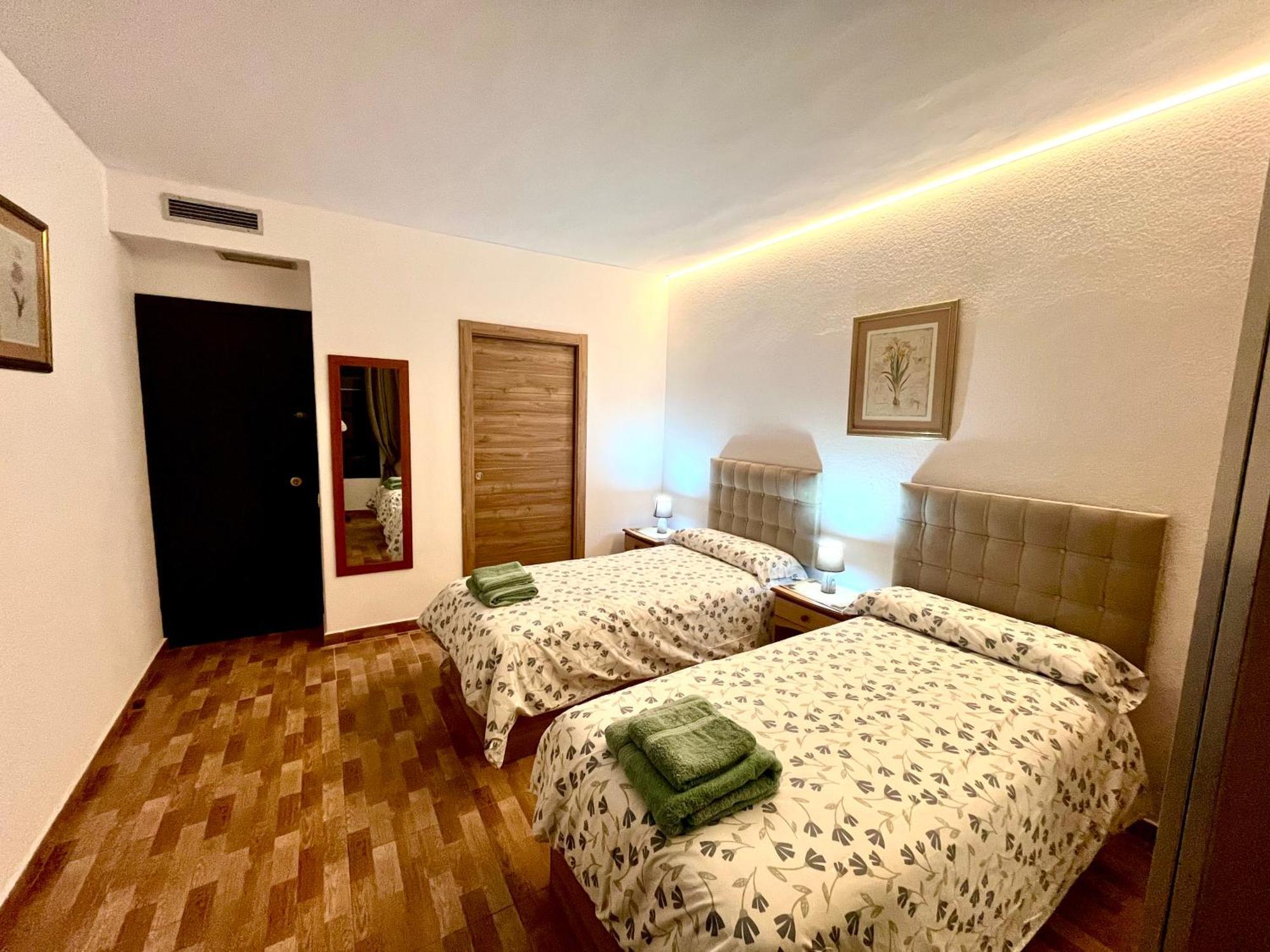 Apartment Puerto Banus -4 8 Persons - Parking - At 100m