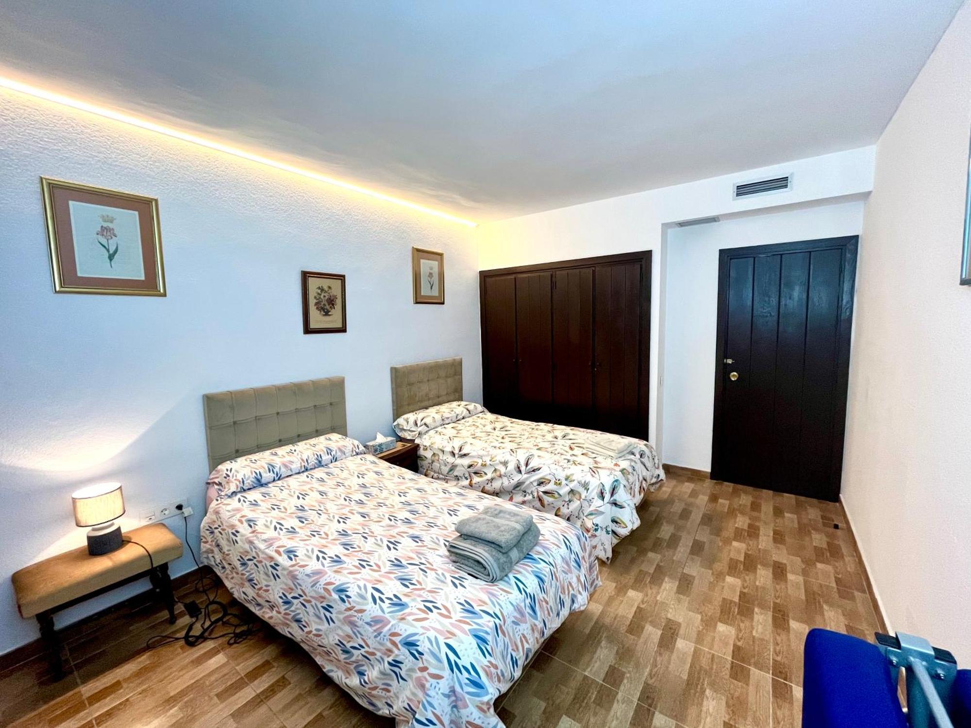 Puerto Banus -4 8 Persons - Parking - At 100m Apartment *